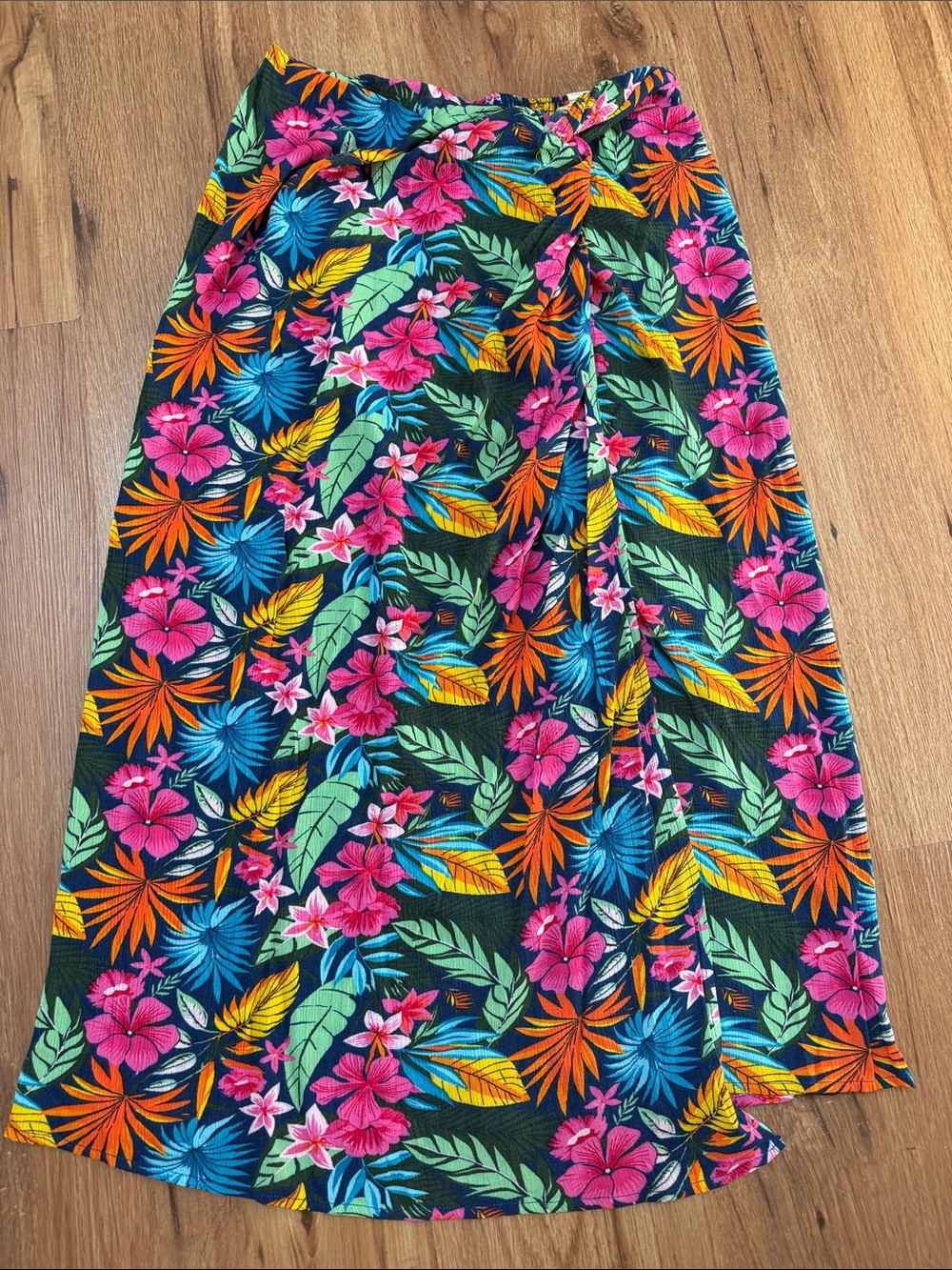 Serra Tropical Floral Swim Cover Up Skirt, NWT, size M